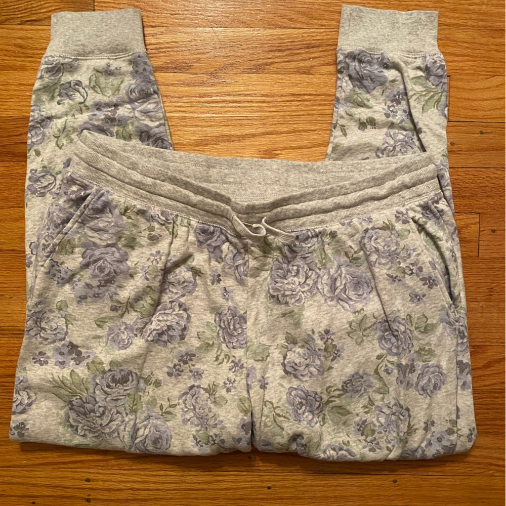 Old Navy Gray/Lavender floral sweatpants size XL